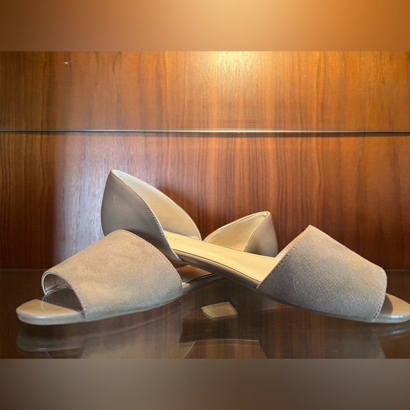 Nine West Flats - New in box - Picture 2 of 6